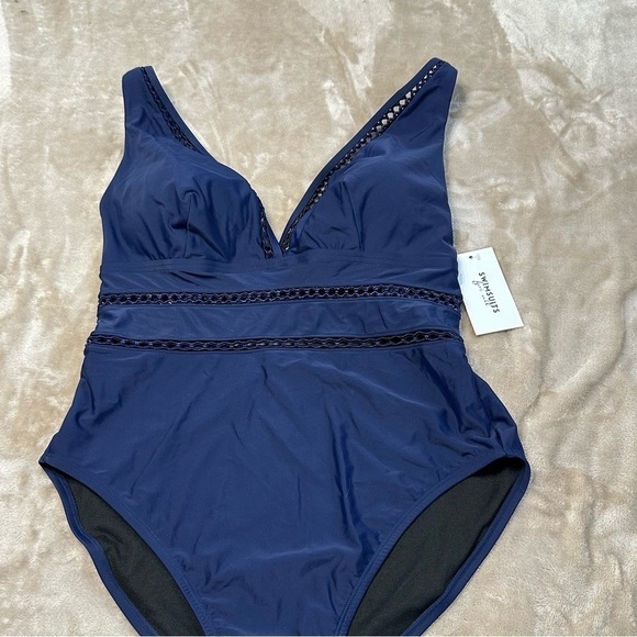 Swimsuits for All Women's Plus Size Lattice Plunge One Piece Swimsuit Size 18 - Picture 5 of 10